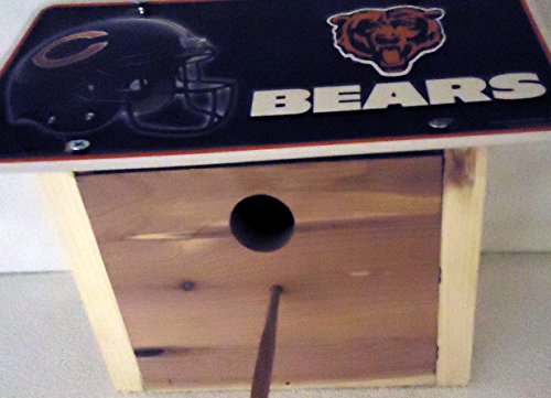 1  Titmouse Bird House With A  Chicago Bears Metal Sign Roof 125in Openingwithperch11b15b361201