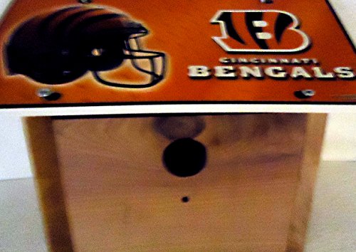 1  Titmouse Bird House With A  Cincinnati Bengals  Metal Sign Roof 125in Opening11b19a623201