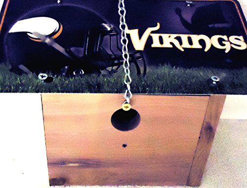 1 Titmouse Bird House With A  Minnesota Vikings  Metal Sign Roof 125in Openingwithchain11b17b52