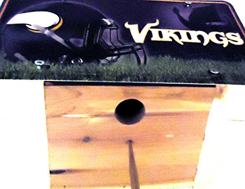 1 Titmouse Bird House With A  Minnesota Vikings  Metal Sign Roof 125in Openingwithperch11b17b52