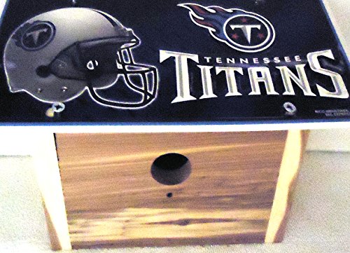 1  Titmouse Bird House With A  Tennessee Titans  Metal Sign Roof 125in Opening11b13b330301