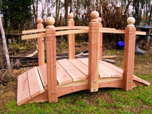 Whitehead Redwood Garden Bridge Size - 4 feet